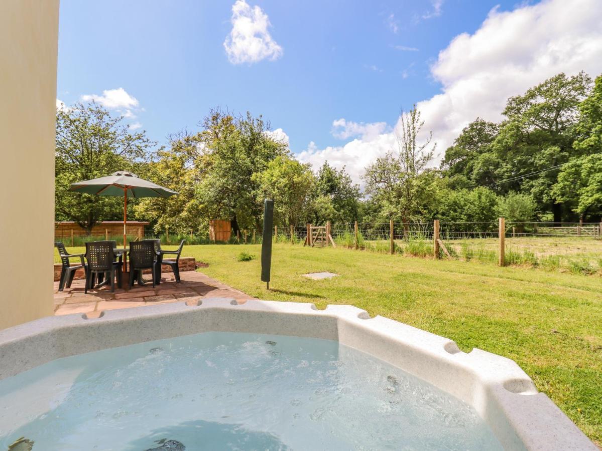1 Greenway Cinderford Εξωτερικό φωτογραφία